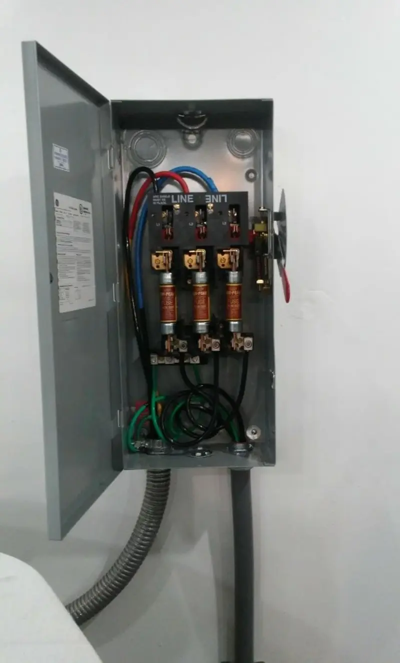 Three-phase disconnect switch installed for Smoke Detector Installation in West Pikeland